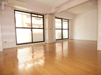 【居間・リビング】 | JUNWAマンションⅡ | 使いやすいリビングです