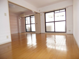 【居間・リビング】 | JUNWAマンションⅡ | おしゃれなリビングです