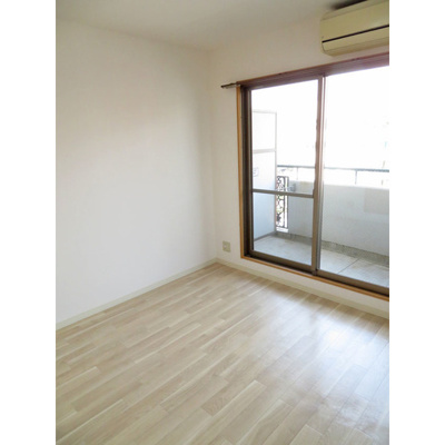 【居間・リビング】 | レバンガＡＰ難波南II | こちらのリビングで趣味の時間をお楽しみください