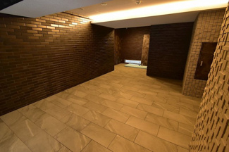 【ロビー】 | MCOURT新町 | 清潔なロビーです