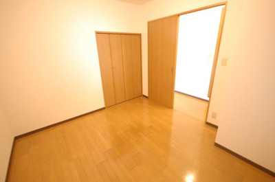 【洋室】 | ラトゥール | コンパクトで使いやすい洋室です