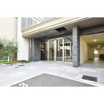 【エントランス】 | セオリー大阪リバークロス | ゆとりのあるエントランスです