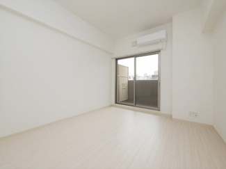 【居間・リビング】 | セオリー大阪リバークロス | 居間です