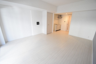 【居間・リビング】 | エスリードホテル難波サウスⅡ