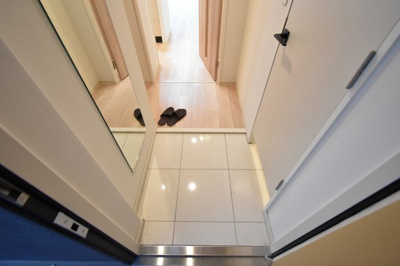 【玄関】 | アーバネックス同心 | 明るい玄関です