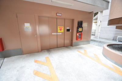 【駐車場】 | エルセレーノ九条 | 駐車場完備です