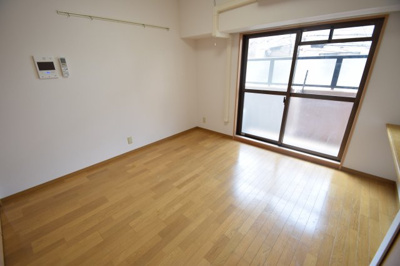 【居間・リビング】 | エルセレーノ九条 | 居間です