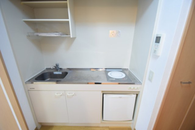 【キッチン】 | エルセレーノ九条 | コンパクトなキッチンで掃除もラクラク