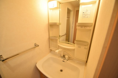 【独立洗面台】 | エルセレーノ九条 | 独立洗面台、朝の身支度には欠かせません