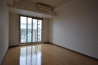 【居間・リビング】 | 天満橋リーフビル・ネバーランド天満橋