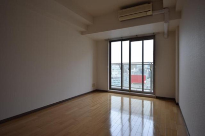 【居間・リビング】 | 天満橋リーフビル・ネバーランド天満橋