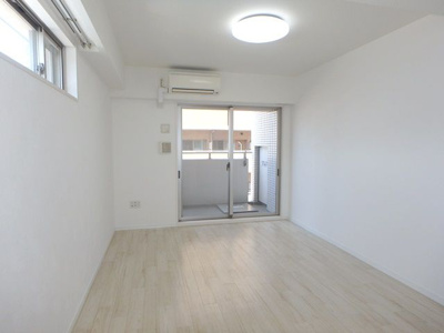 【居間・リビング】 | レジェンド―ル心斎橋EAST | 使いやすい居間です