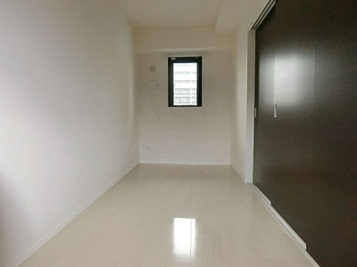 【洋室】 | LA MAISON VERTE | コンパクトで使いやすい洋室です