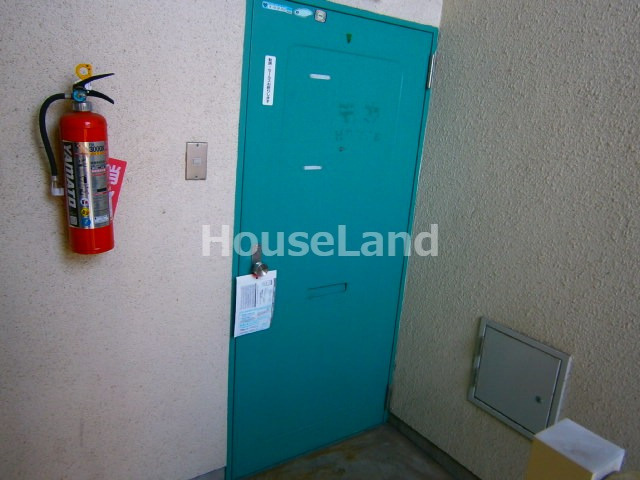 ハイツ二葉の玄関