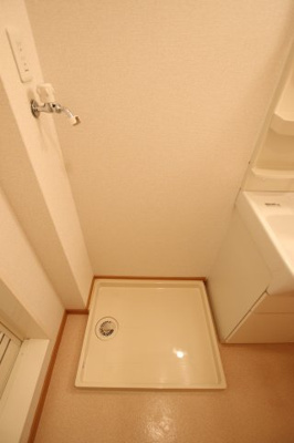 【設備】 | フィオーレ松ヶ丘 | 室内洗濯機置き場