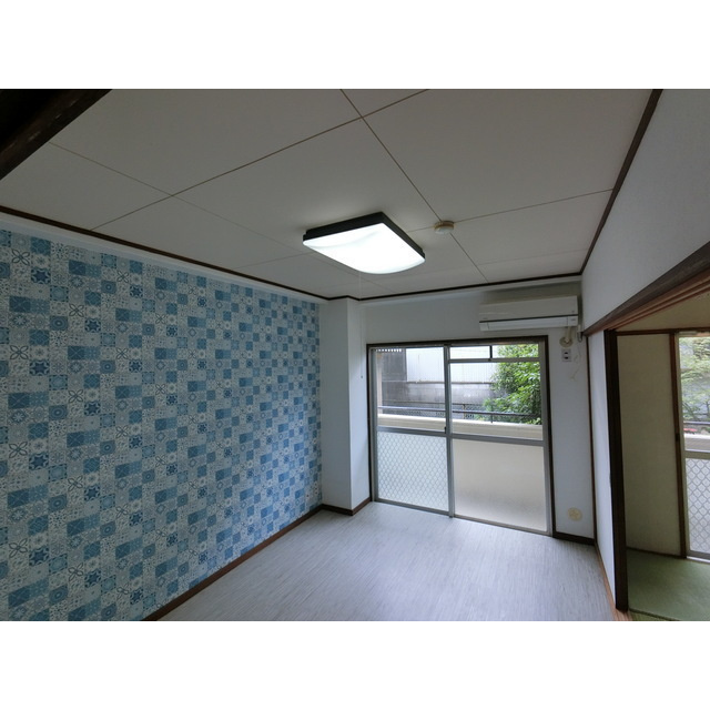 岐阜市鷺山東１丁目の賃貸マンションの居間・リビング