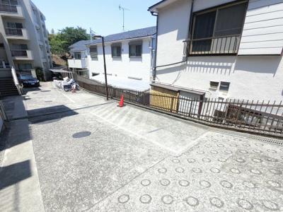 【駐車場】 | ベルメゾンエスペランス狩場台 | 平置き駐車場です。
