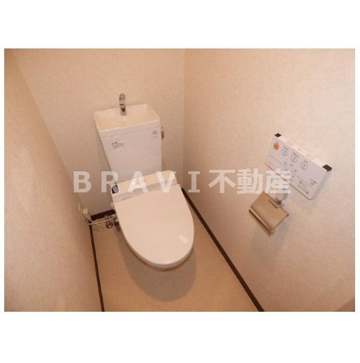 レジディア靭公園　BRAVI不動産のトイレ|【レジディア靭公園】トイレです
