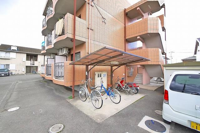 グランシャリオ（法華寺町）のその他共用部分|屋根付きの駐輪場完備です
