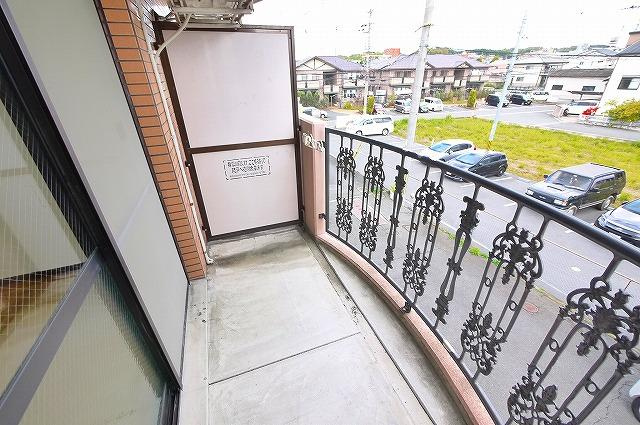 グランシャリオ（法華寺町）のバルコニー|朝日がサンサン、東向きバルコニーです