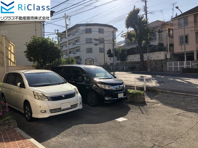 六甲パークハイツの駐車場