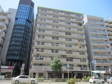 【外観】 | 11階建てのマンション。お部屋は上階なしの10階部分です。