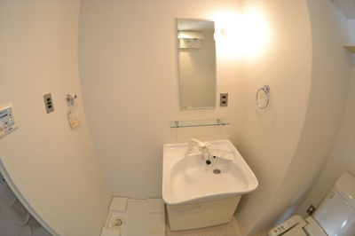 【独立洗面台】 | レジュールアッシュ谷町 | 独立洗面台で身支度をすべて済ませてしまいましょう