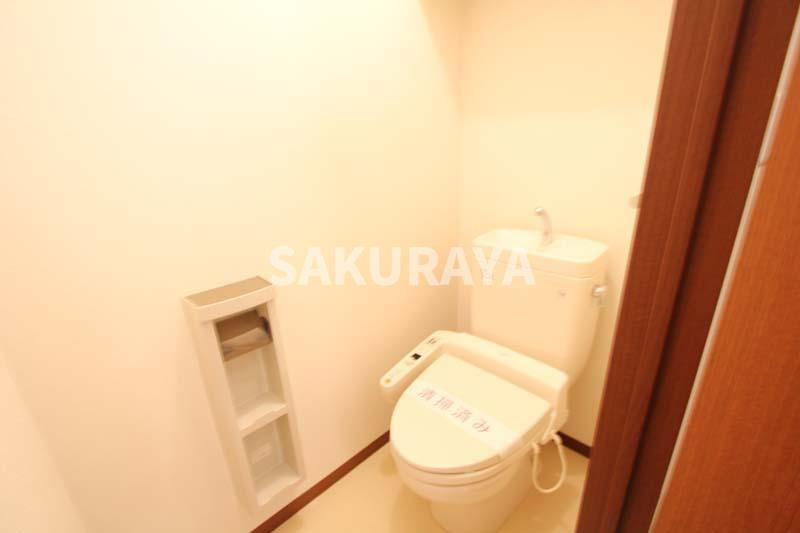 ヴィラ・ロージェのトイレ|現況と異なる場合がございます。