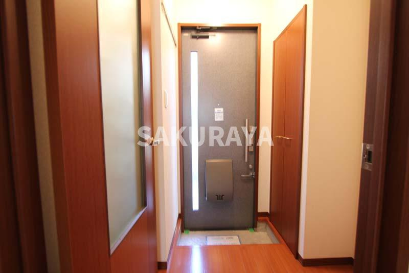 ヴィラ・ロージェの玄関|現況と異なる場合がございます。