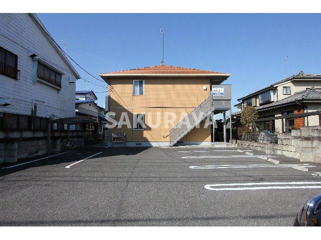 ヴィラ・ロージェの駐車場