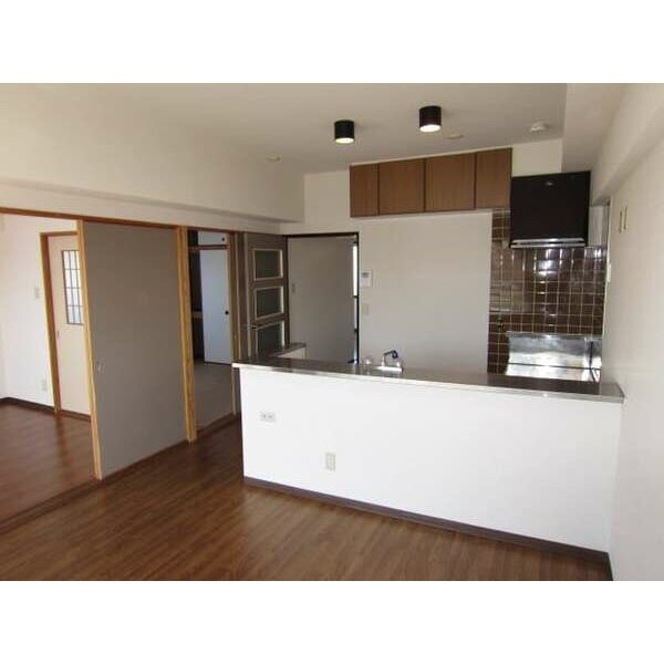 エステル和泉の居間・リビング|ゆったりとした居間です