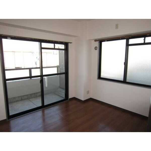 エステル和泉の居間・リビング|ゆったりとしたリビングです