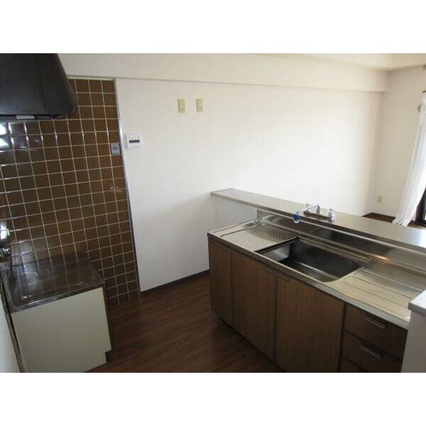 エステル和泉のキッチン|お料理しやすいキッチンです