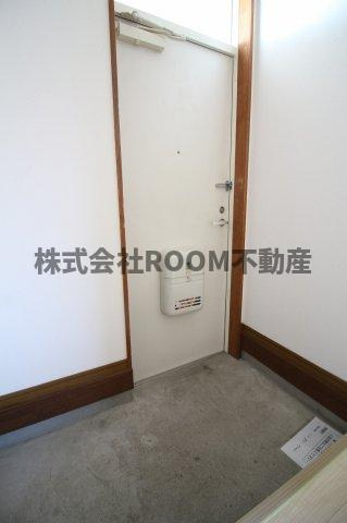 CORPO　PEＡCEのエントランス|建物の内部です