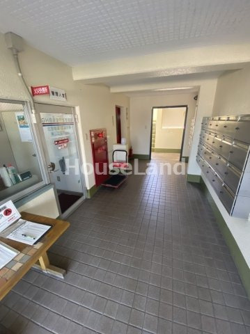 グランドハイツ野崎のロビー