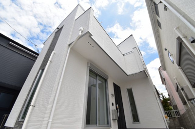 【外観】 | 小金井市梶野町第2期　1号棟 | 周辺環境に溶け込み、それでいて個性豊かなデザインは住まう人に優越感をもたらしてくれます。
