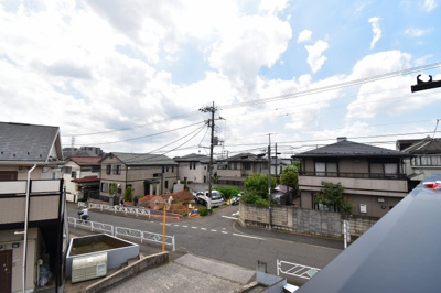 【展望】 | 三鷹市中原20-1期　1号棟 | 景色を遮るものがないと、陽の光を長い時間浴びられます。空気も澄んでいるように感じますね。