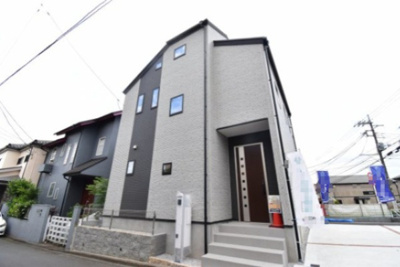 【外観】 | 三鷹市中原20-1期　1号棟 | 太陽の恩恵を存分に受けられる邸宅。住まうご家族の心地よさを最優先した意匠をご体感下さい。