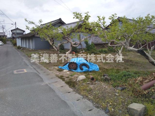 ５６８０３　岐阜市則松土地の前面道路含む現地写真