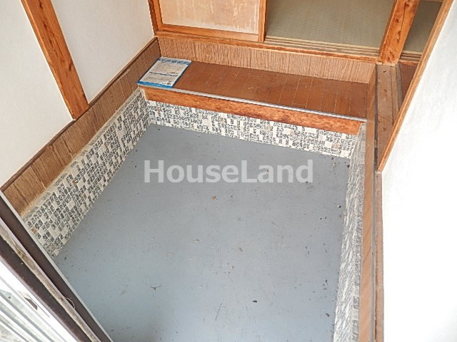 信和住宅の玄関