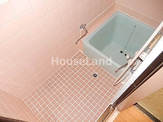 信和住宅の浴室