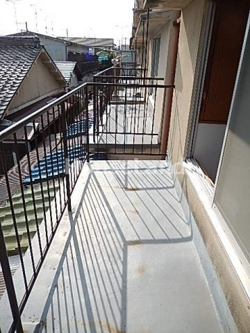 信和住宅のバルコニー