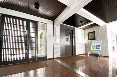 【エントランス】 | グランフォルム清水別邸 | 《ローンの事やお家探しのご相談は（株）ゆいホームにお任せ下さい。ちょっとした疑問にも解りやすくお応えします。》お気軽にどうぞ(^^)/