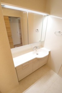 【独立洗面台】 | Lantana