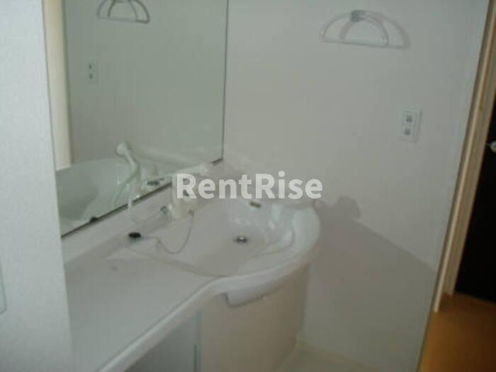 リヴェールふたご Ｂ棟の洗面所|ﾜｲﾄﾞｶｳﾝﾀｰ洗面台