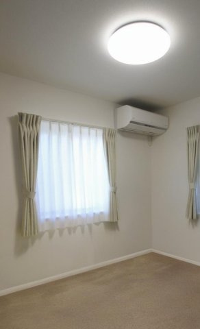 【洋室】 | ※CGで家具小物等を消したイメージです。