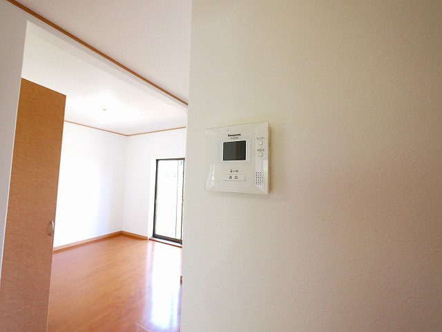 メゾン上杉のセキュリティ|モニター付きインターホーン