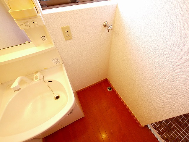 メゾン上杉の設備|室内洗濯置き場