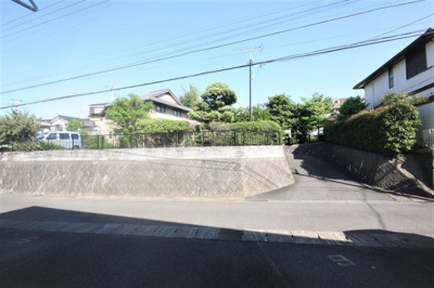 【展望】 | シャルマン・ヨコハマＢ | シャルマン　ヨコハマＢ　　　前面には、陽を遮る建物も有りませんので、陽当たり良好の明るいお部屋です。