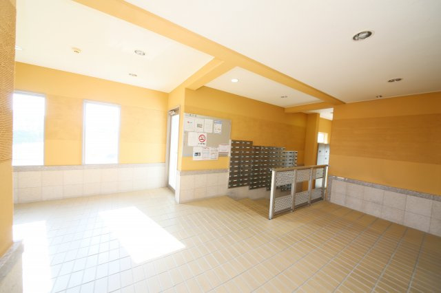 BlueWing鯉江本町のロビー